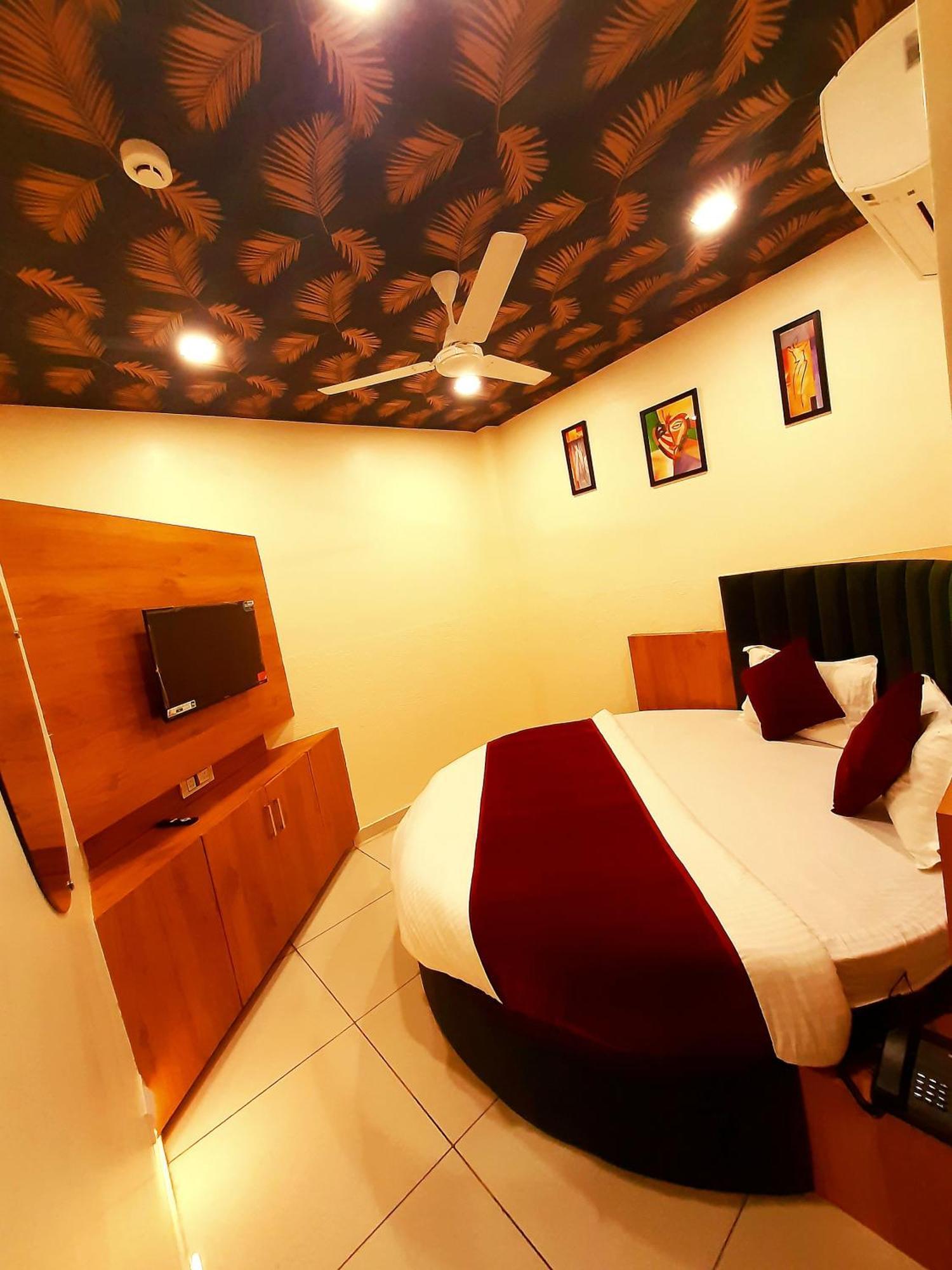 Hotel Suncity Ahmedabad Ngoại thất bức ảnh