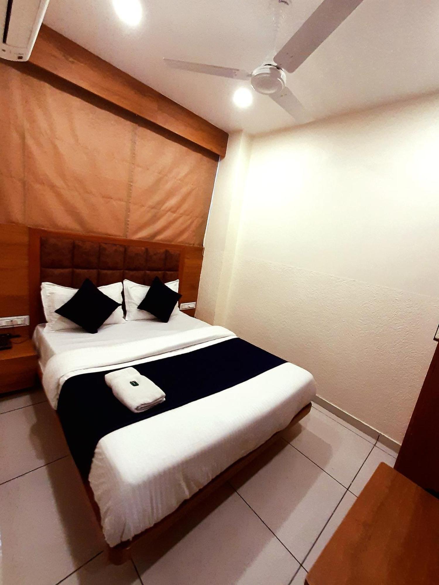 Hotel Suncity Ahmedabad Ngoại thất bức ảnh