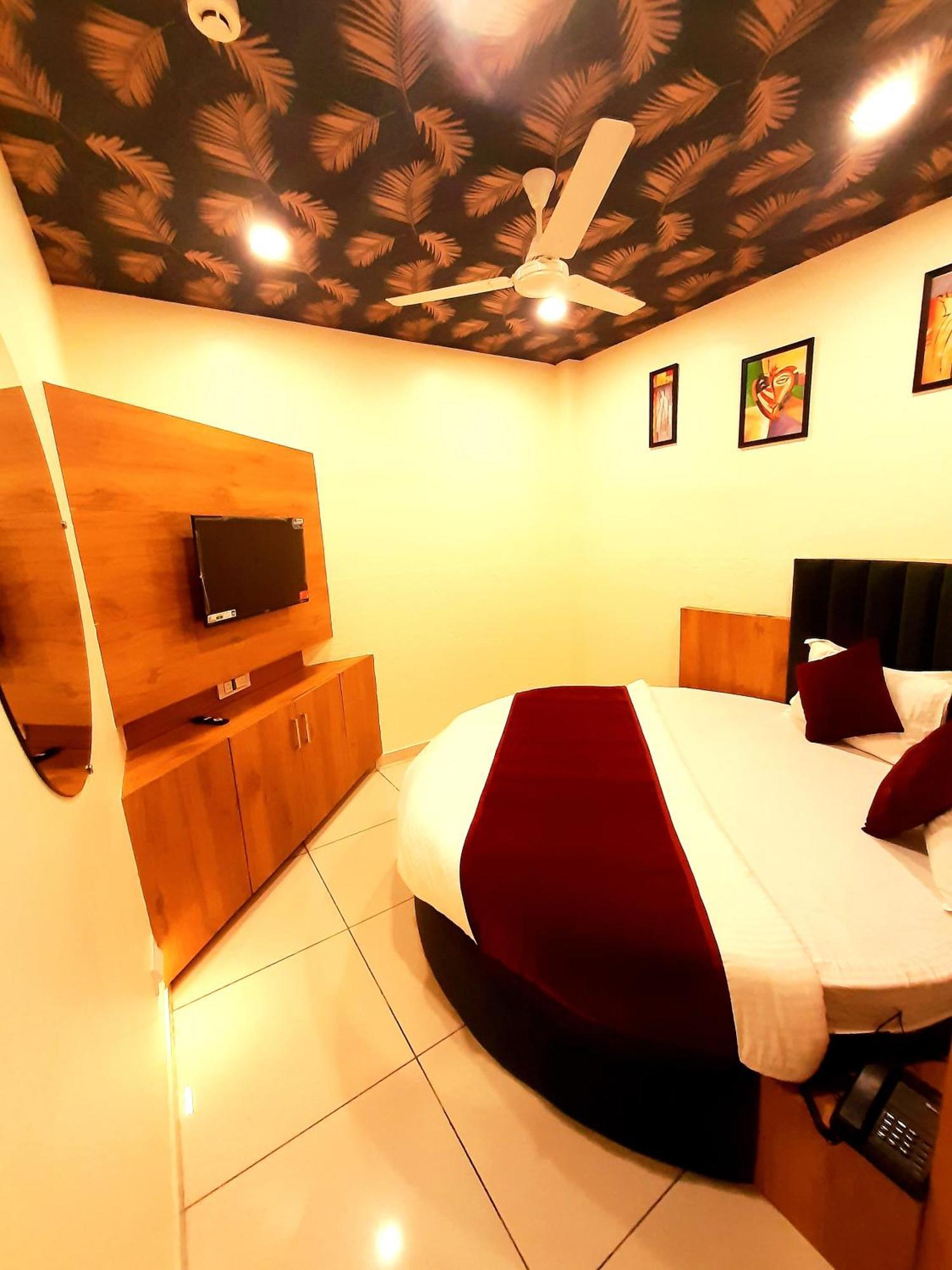 Hotel Suncity Ahmedabad Ngoại thất bức ảnh