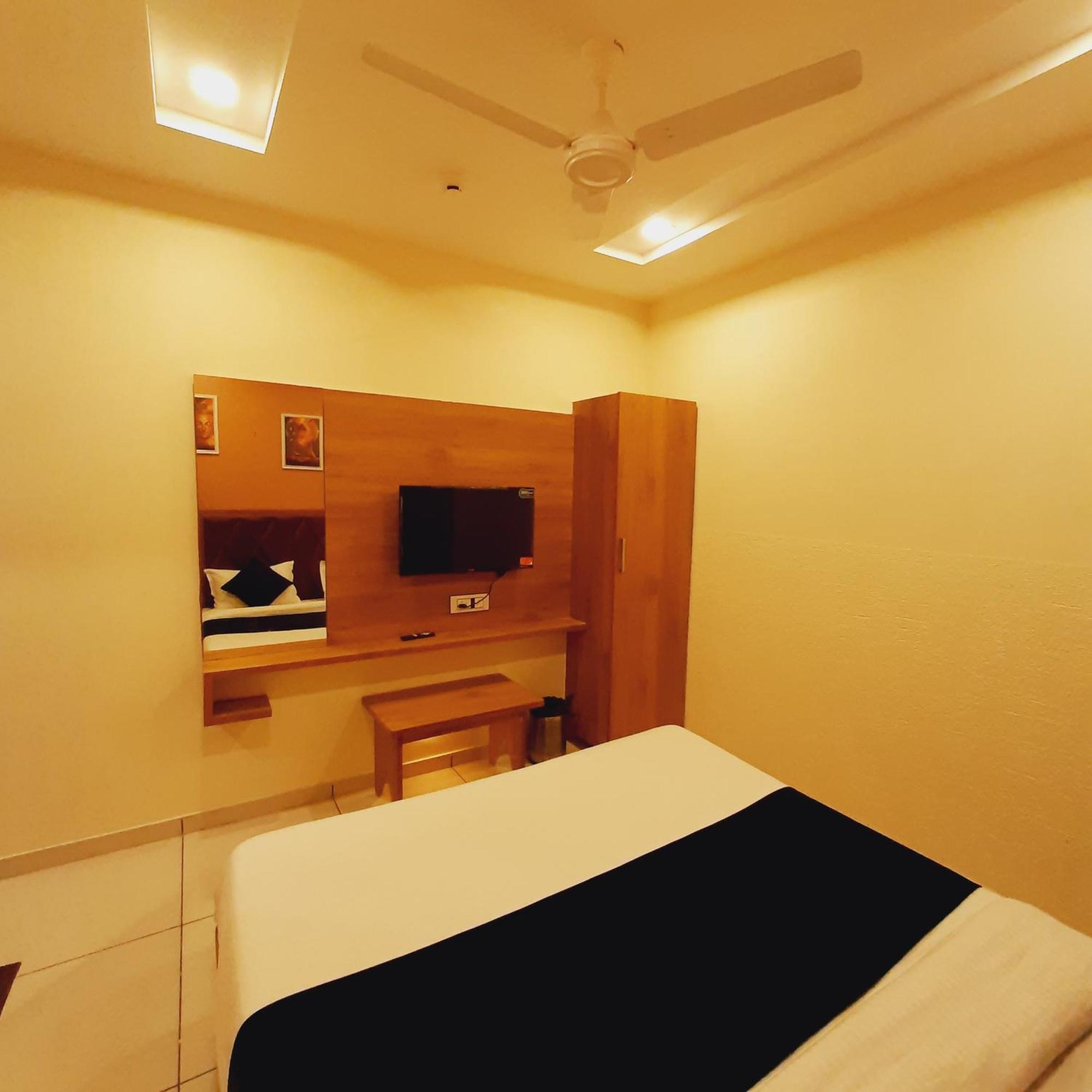 Hotel Suncity Ahmedabad Ngoại thất bức ảnh