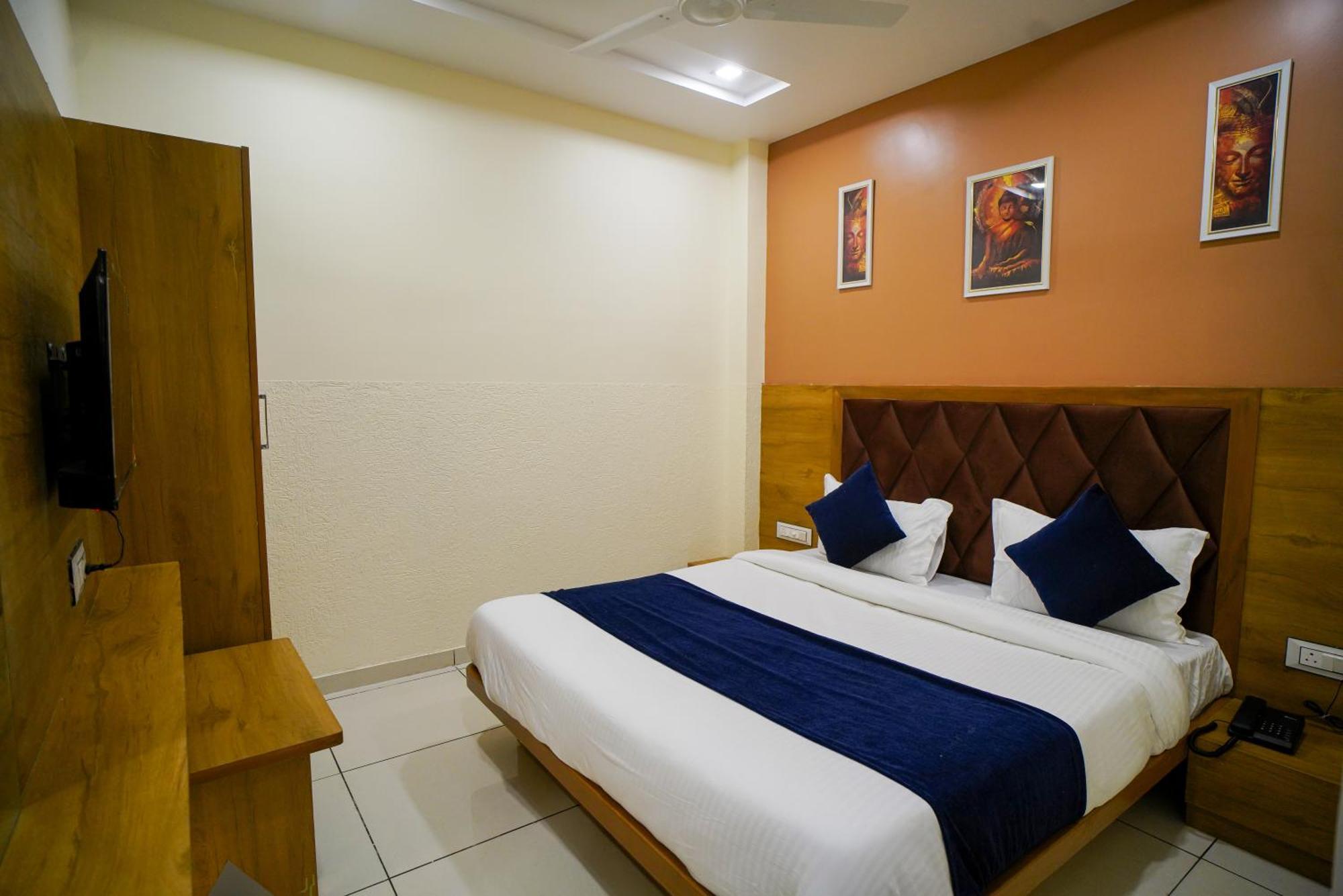 Hotel Suncity Ahmedabad Ngoại thất bức ảnh