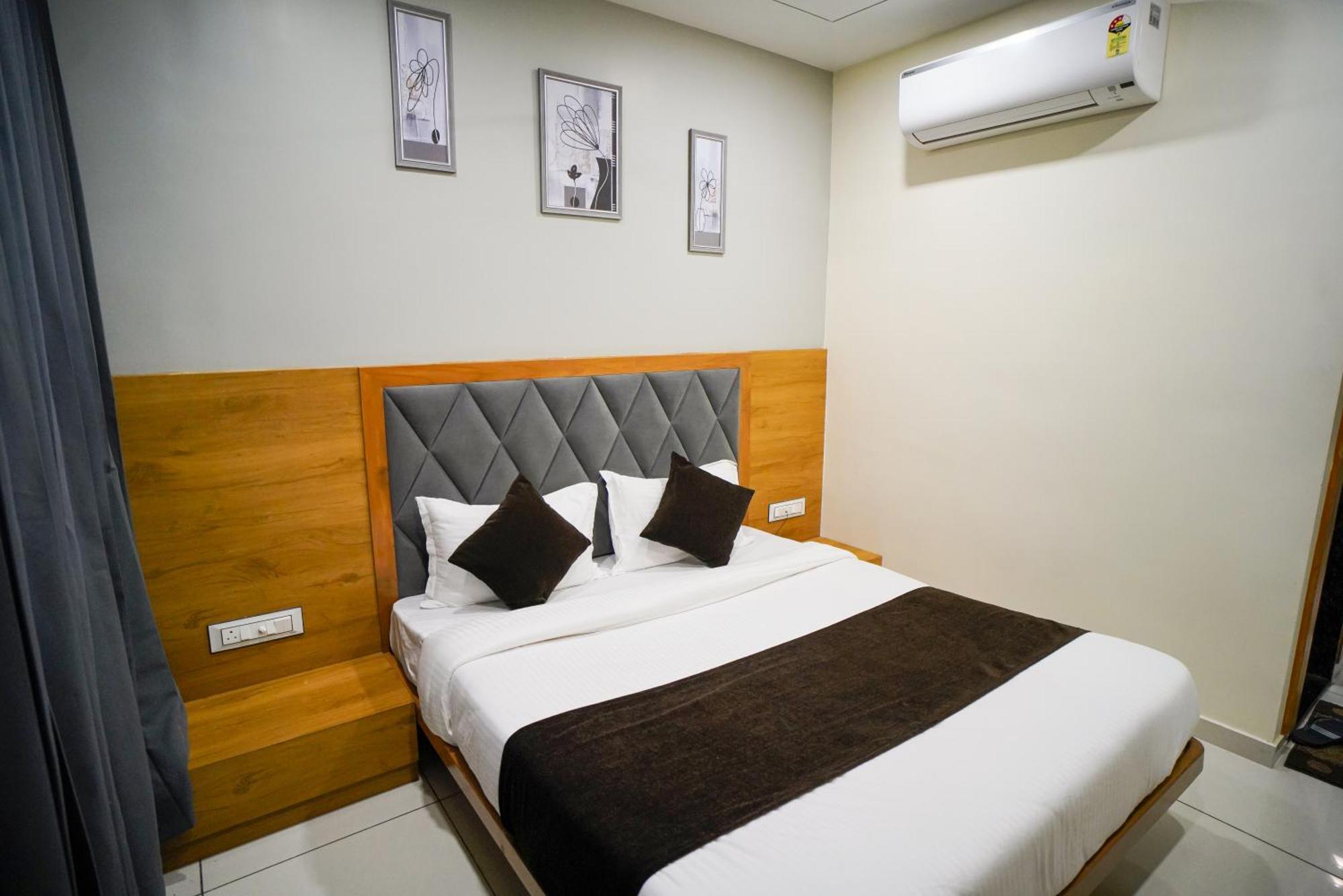 Hotel Suncity Ahmedabad Ngoại thất bức ảnh