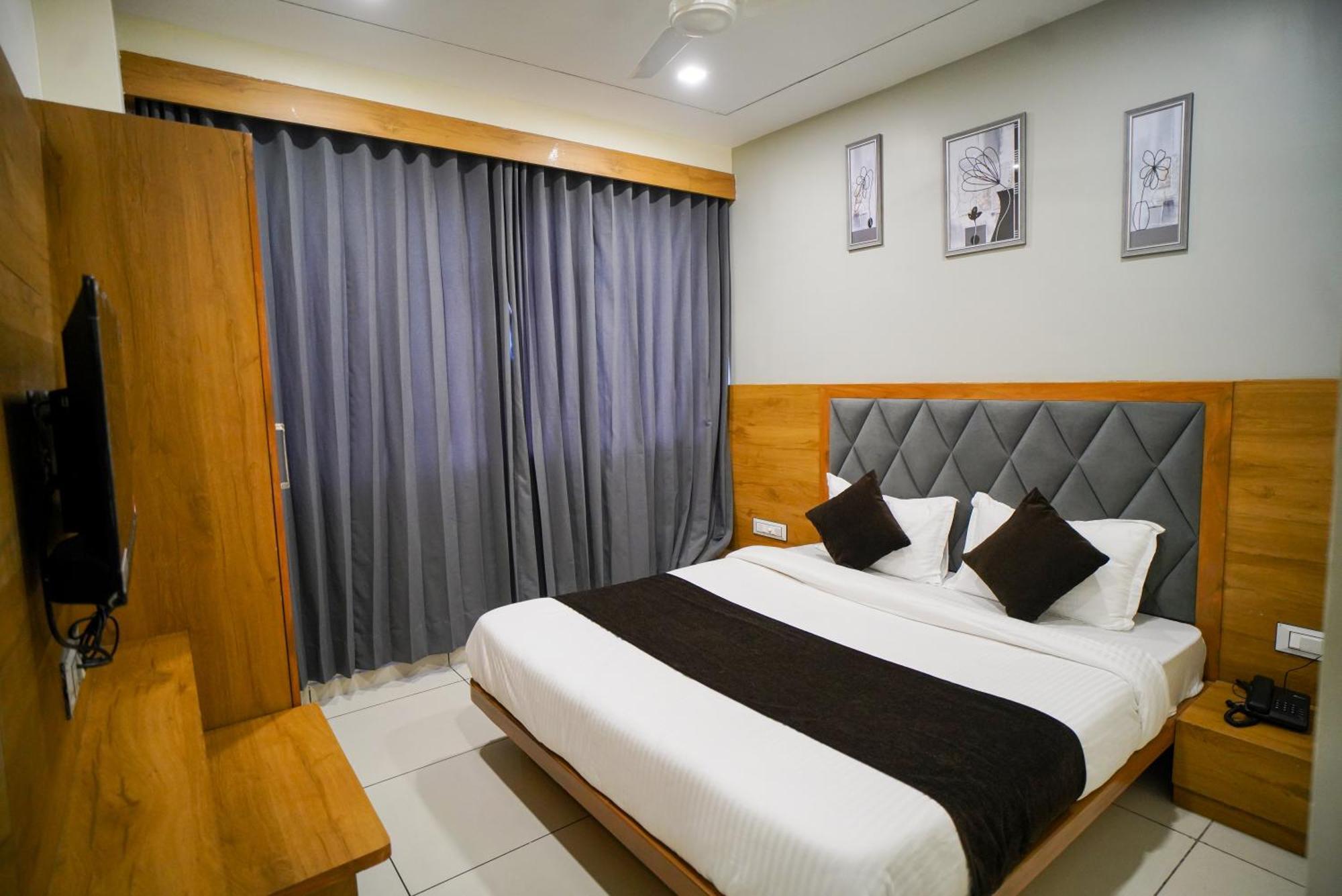 Hotel Suncity Ahmedabad Ngoại thất bức ảnh