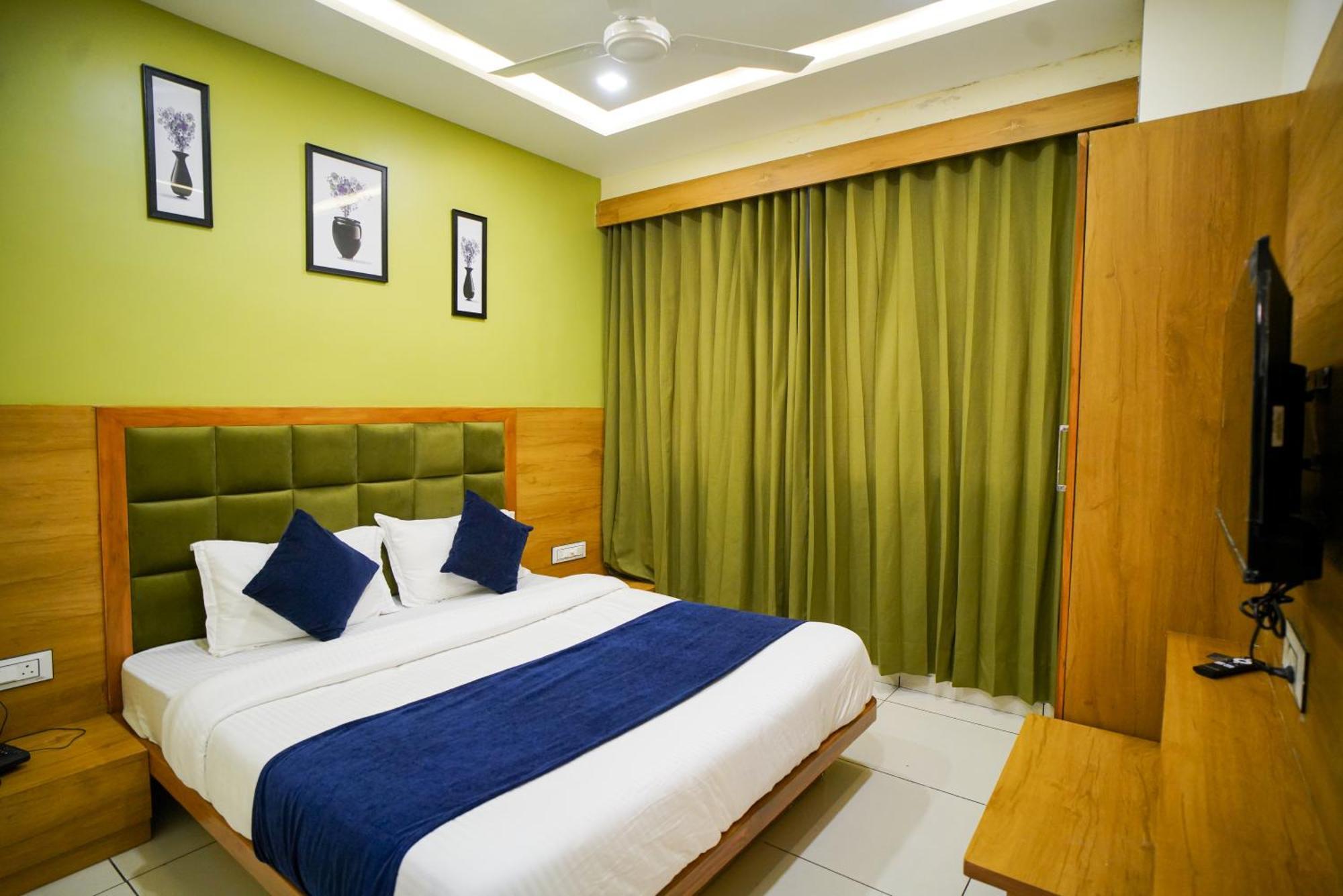 Hotel Suncity Ahmedabad Ngoại thất bức ảnh